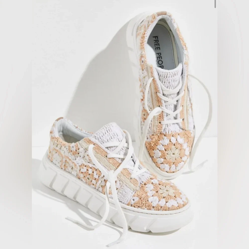EUC - Free People -‎ Catch Me If You Can Sneaker